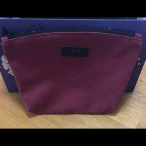 Beauty bag w/ at least 4 surprise beauty products